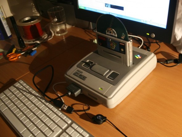 Мод ПК в корпусе консоли SNES (Super Nintendo) (7 фото)